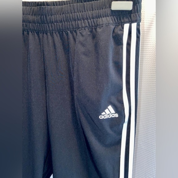 Women’s Adidas stretchy waist black white stripes Capri crop pants Sz medium‎ - Picture 2 of 10